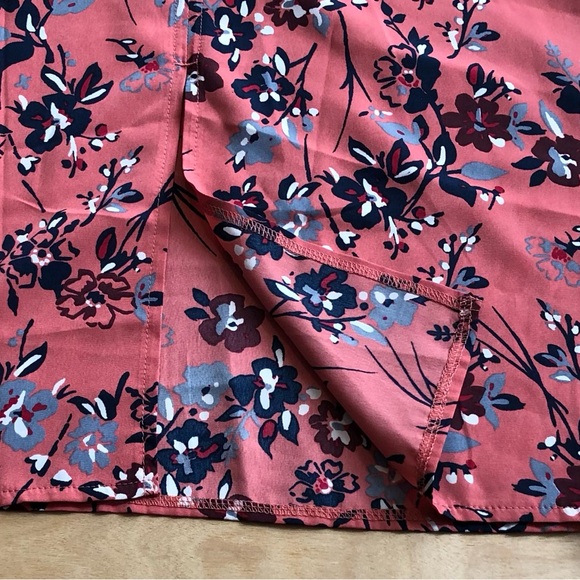 Abercrombie & Fitch Cap Sleeve Floral Blouse Womens Sz XS. - Picture 7 of 8